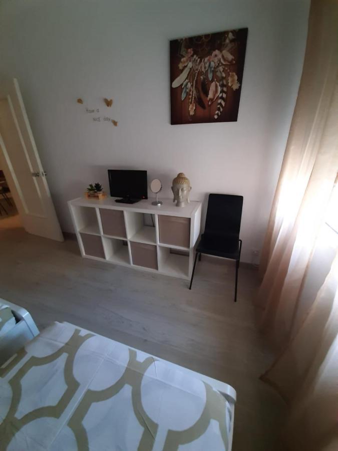 Apartamento Con Encanto "Larios Street" Apartment Malaga Ngoại thất bức ảnh